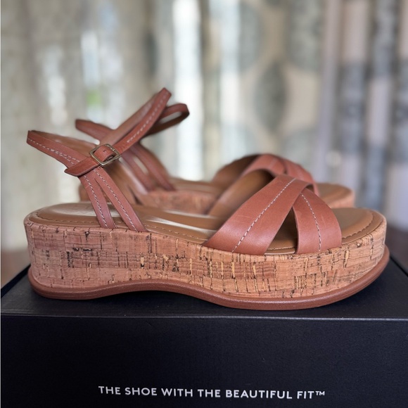 Naturalizer Rikki English Tea Sandal - Picture 5 of 5